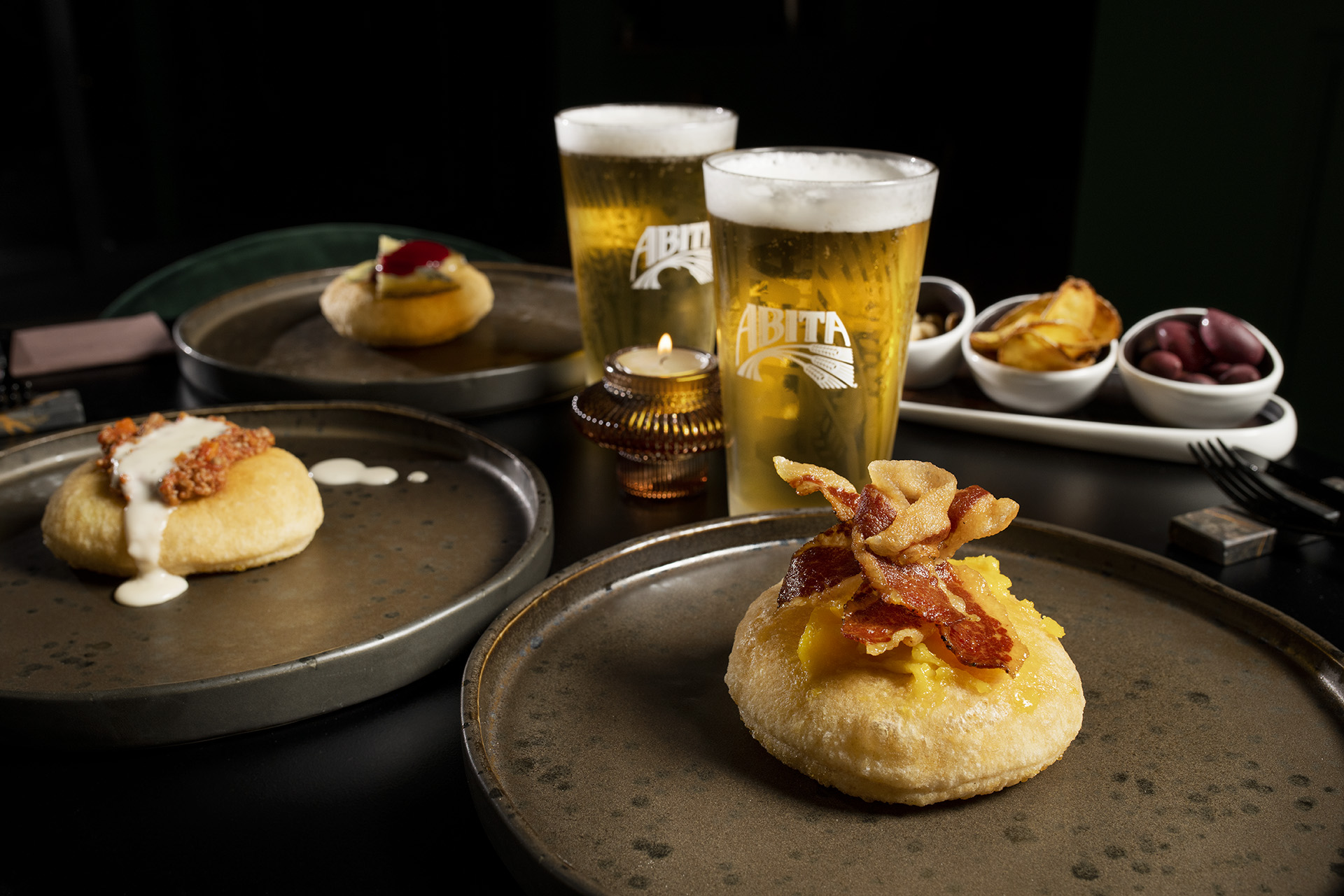 Pizza gourmet con birra artigianale – L'Aforisma Pizzeria Torino